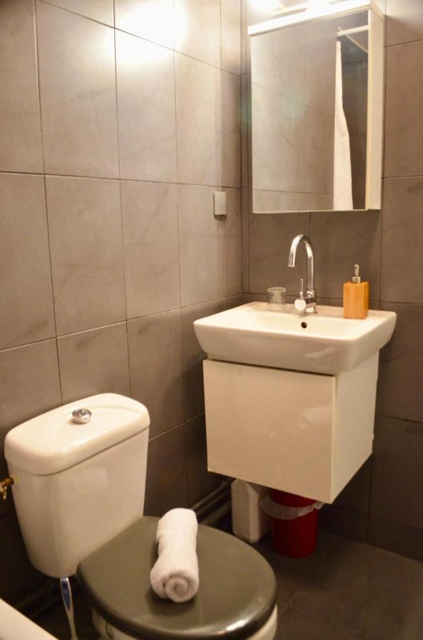 1 Bedroom Apartment In The Heart Of The Marais Area Paris Exterior photo